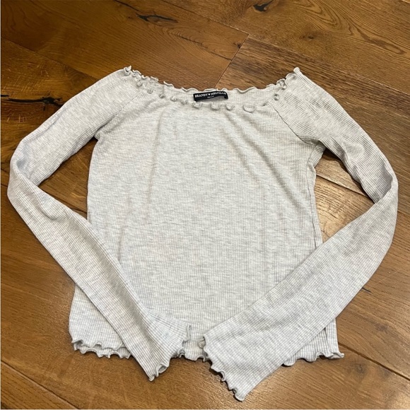 Brandy Melville- Speckled Grey Frilled Long-Sleeve - Picture 1 of 4